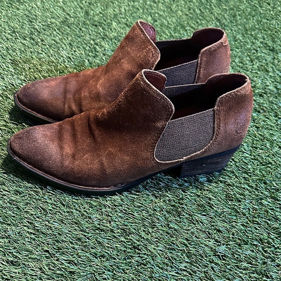 LIKE NEW Born Suede Ankle Boots - Picture 4 of 5